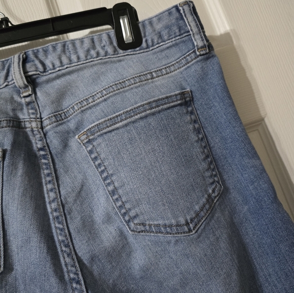 GAP Perfect Bootcut Mid-Rise Jeans, Light Wash, Relaxed Fit, Size 30R, EUC! - Picture 10 of 11